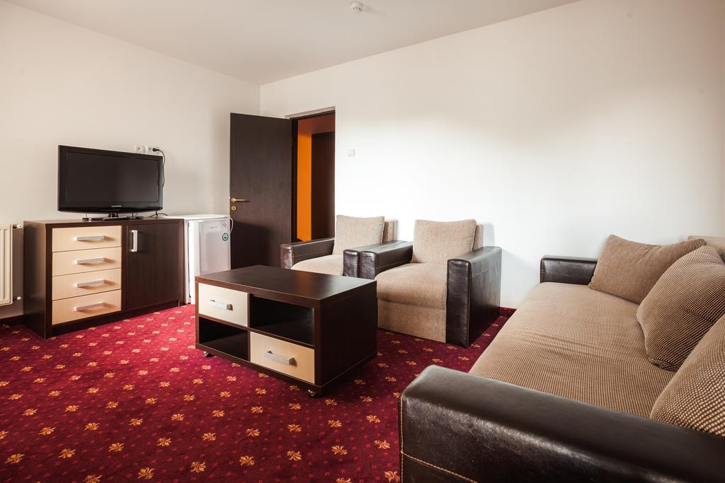 Hôtel Dacia à Băile Herculane Extérieur photo