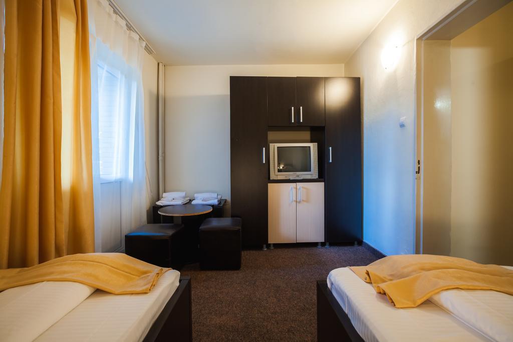 Hôtel Dacia à Băile Herculane Extérieur photo